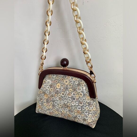 Handmade Genuine Leather Relief Button Pattern Push-lock Clutch/Crossbody - Picture 11 of 16